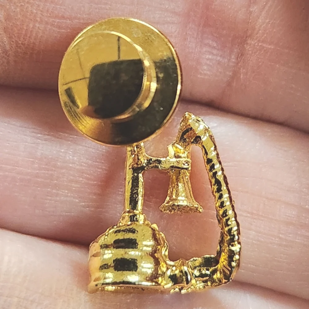 Saks Fifth Avenue Gold Plated 3D Jackpot Machine & Old-fashioned Telephone Pins